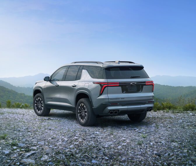 Chevrolet-Traverse-Exterior-Slider (5)