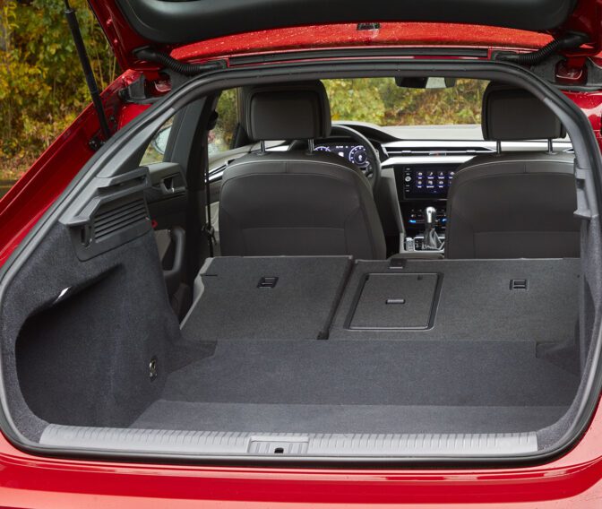 Volkswagen-Arteon-Interior (7)