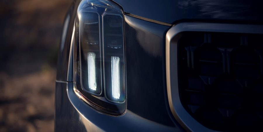 Kia-Telluride-Landing-Slides (3)
